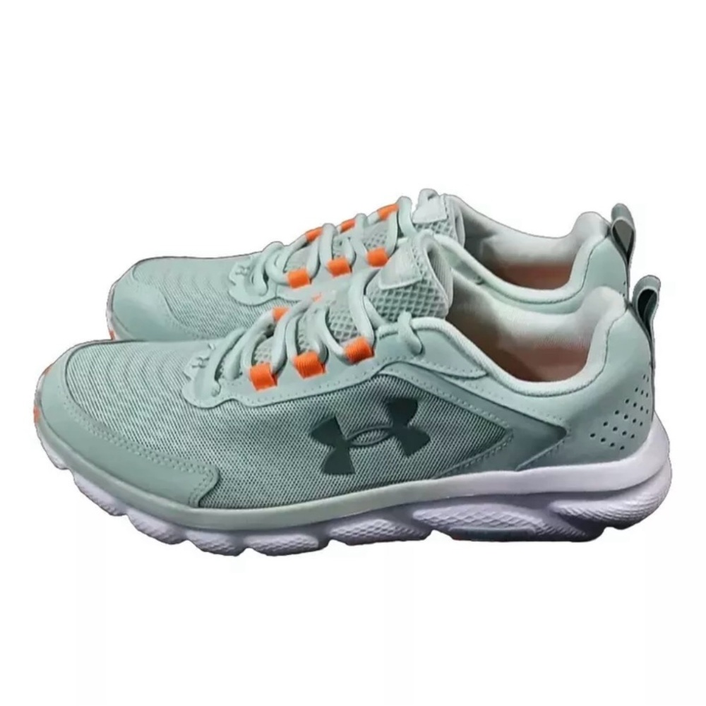 Beautiful women’s sneakers. Under Armor beans. Size 9. Absolutely new,.